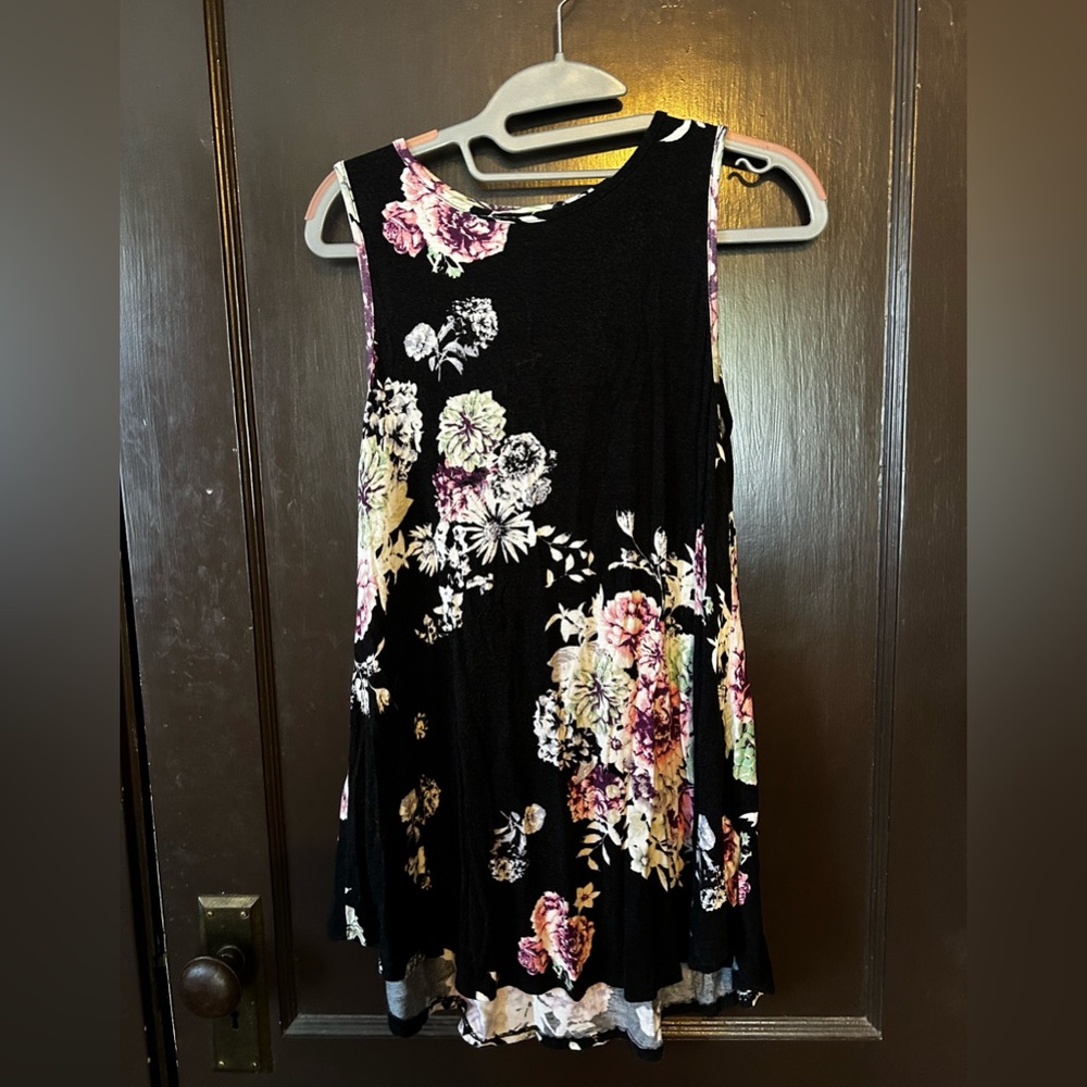 Black Floral Flowy Tank Top